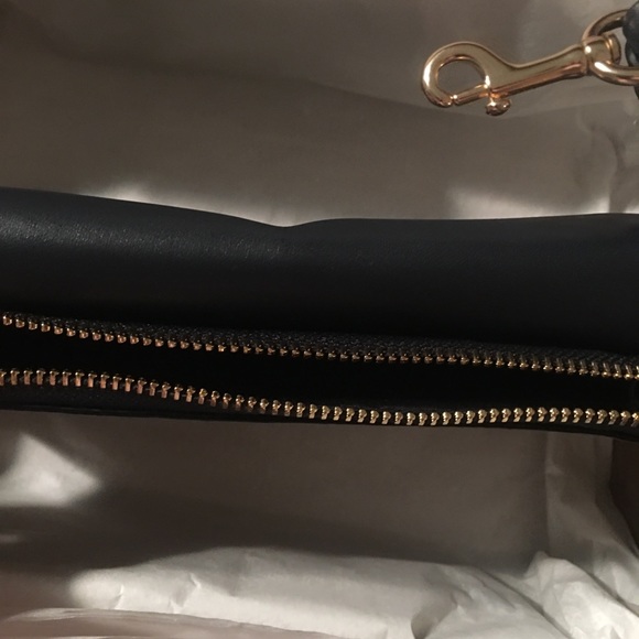 SALE!! Coach Wristlet comes in original box - Picture 13 of 16